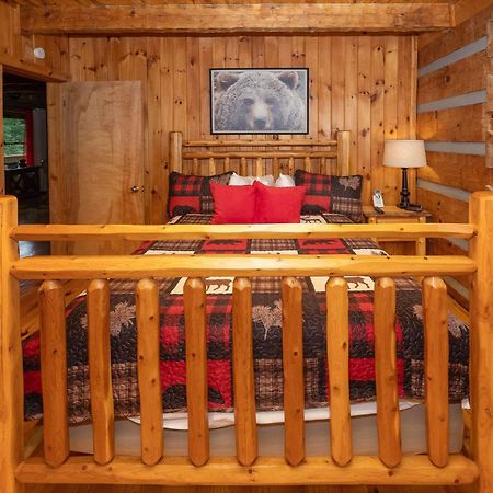 Вилла Yoli Bear Hideaway Севьервилл Экстерьер фото