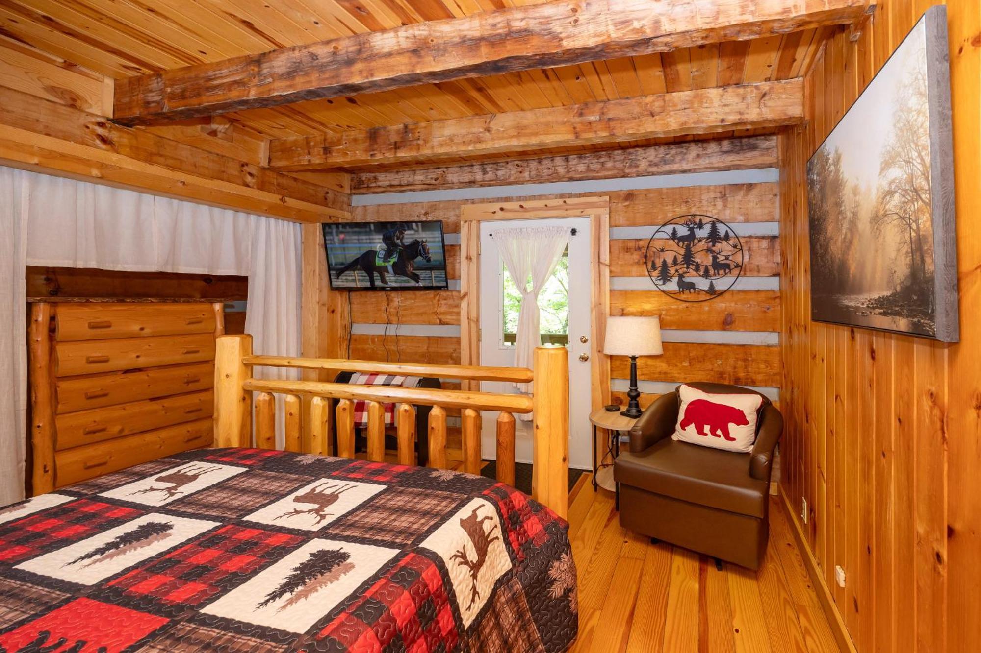 Вилла Yoli Bear Hideaway Севьервилл Экстерьер фото