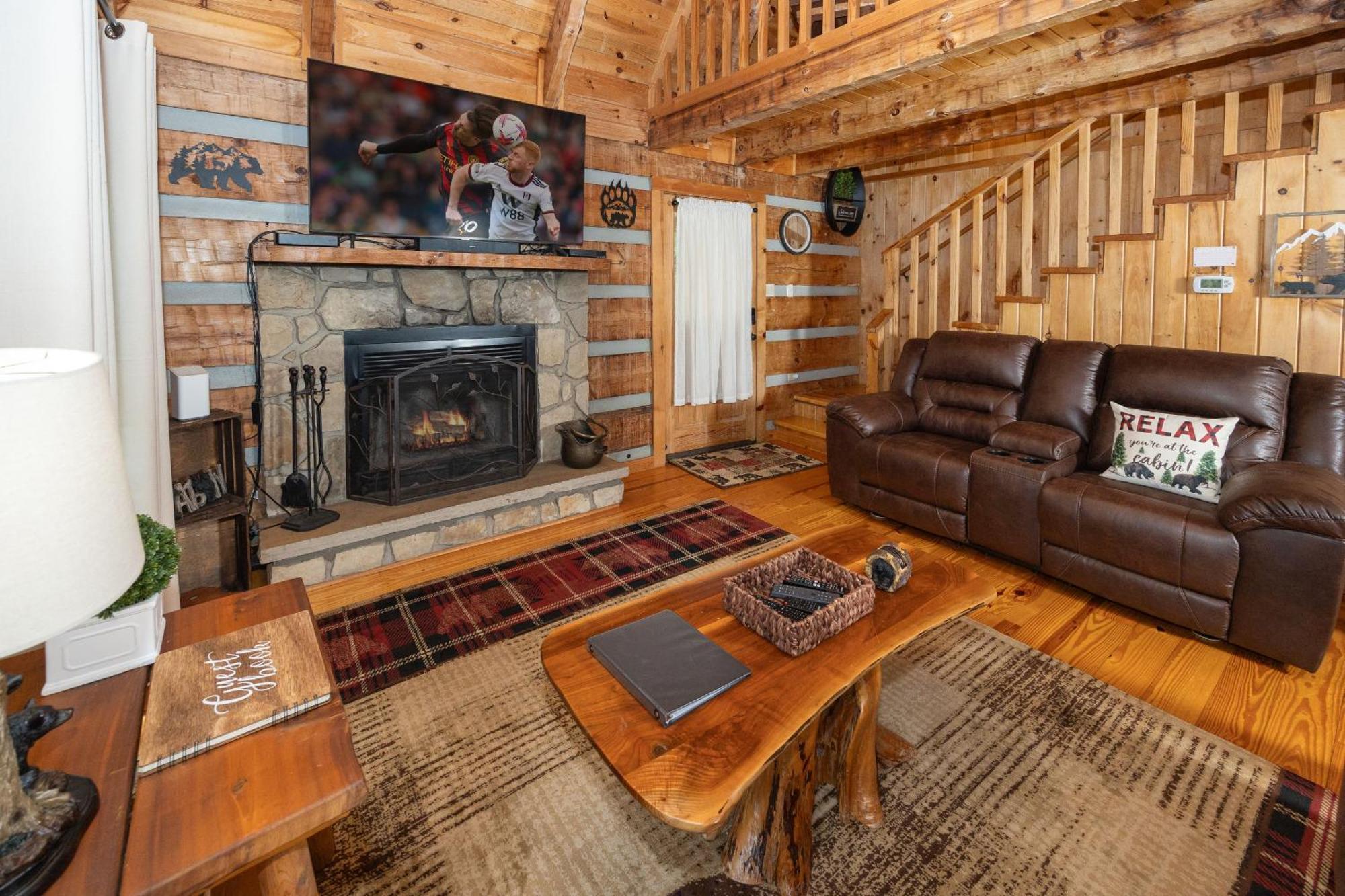 Вилла Yoli Bear Hideaway Севьервилл Экстерьер фото